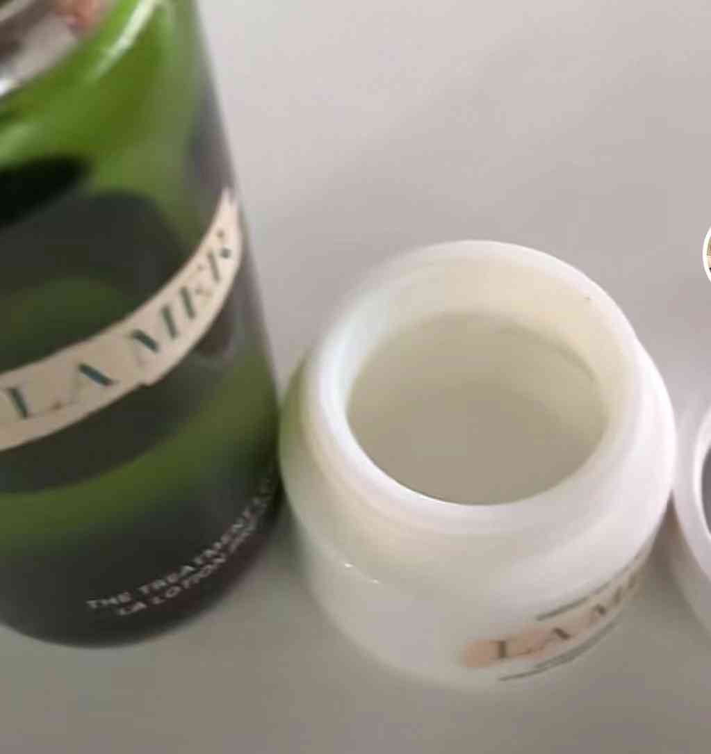 前女友寄过来一盒化妆品(前女友寄回来我送给她的东西)