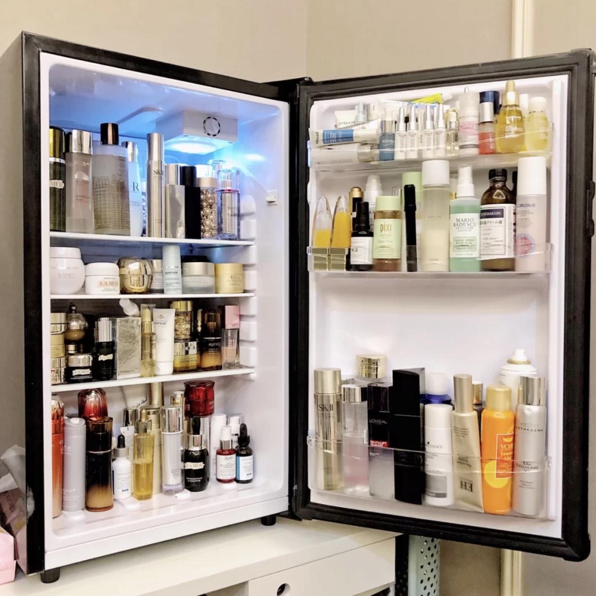 化妆品放久了变硬还能用吗(化妆品用久了好吗)