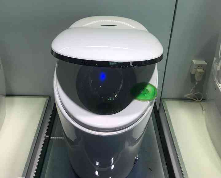 椒江区化妆品展柜厂(化妆品展示柜定制厂家)