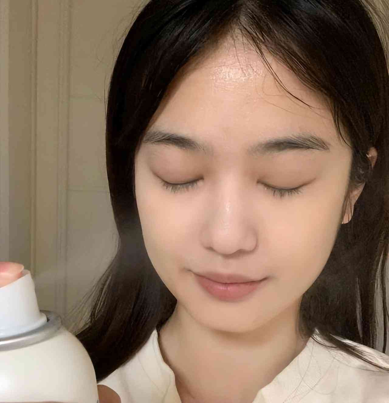 女生必买三种化妆品品牌(女生必买的大牌化妆品)