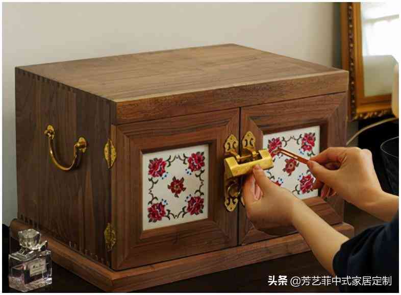 红木化妆品收纳盘图片及价格(红木化妆品收纳盘图片及价格大全)插图5 红木化妆品收纳盘图片及价格(红木化妆品收纳盘图片及价格大全)插图5