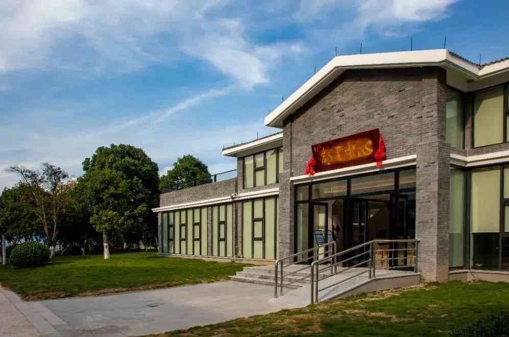 临海银泰商城化妆品专柜(临海银泰商城化妆品专柜地址)插图14 临海银泰商城化妆品专柜(临海银泰商城化妆品专柜地址)插图14