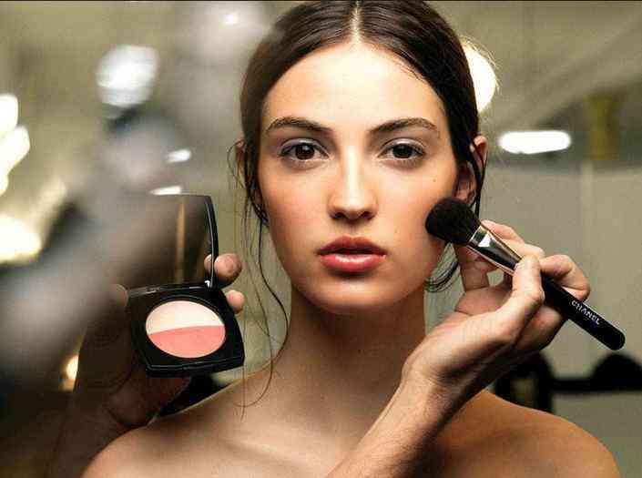 电商化妆品展示视频模板(电商化妆品海报)插图2