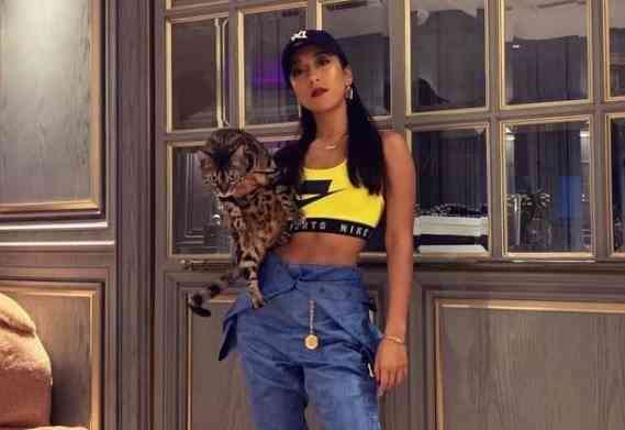 化妆台上没有化妆品(没有化妆台化妆品放哪里)插图6 化妆台上没有化妆品(没有化妆台化妆品放哪里)插图6