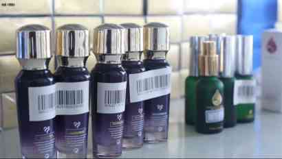 化妆品中毒怎么解救文章(化妆品中毒什么症状)插图1 化妆品中毒怎么解救文章(化妆品中毒什么症状)插图1