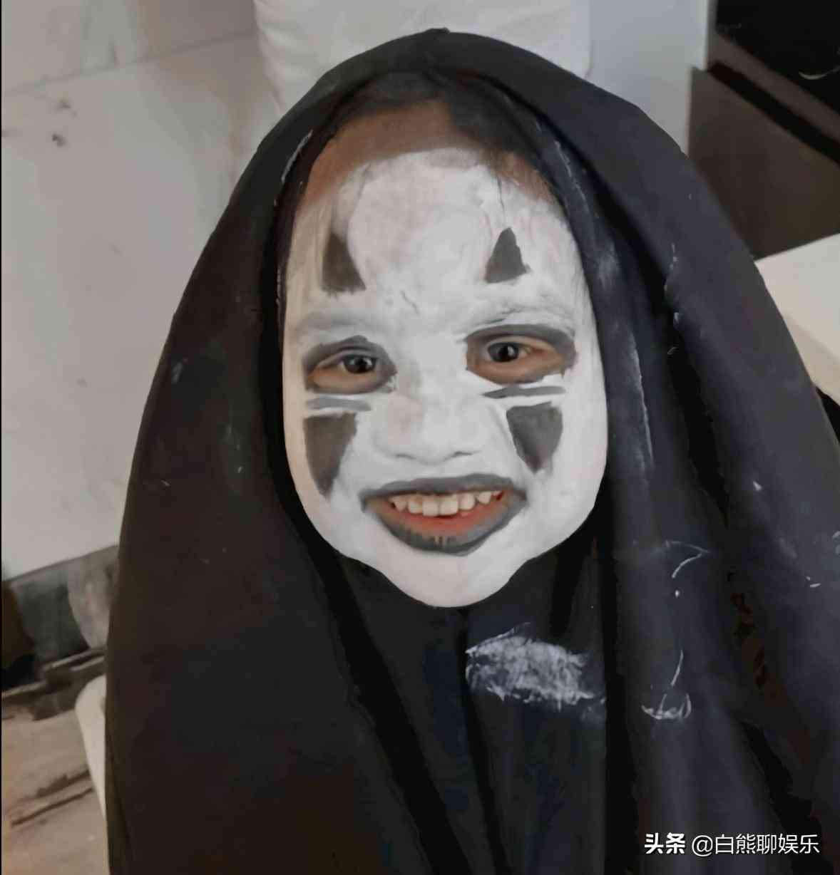 无脸男化妆品视频(无脸男仿妆图片)插图1 无脸男化妆品视频(无脸男仿妆图片)插图1