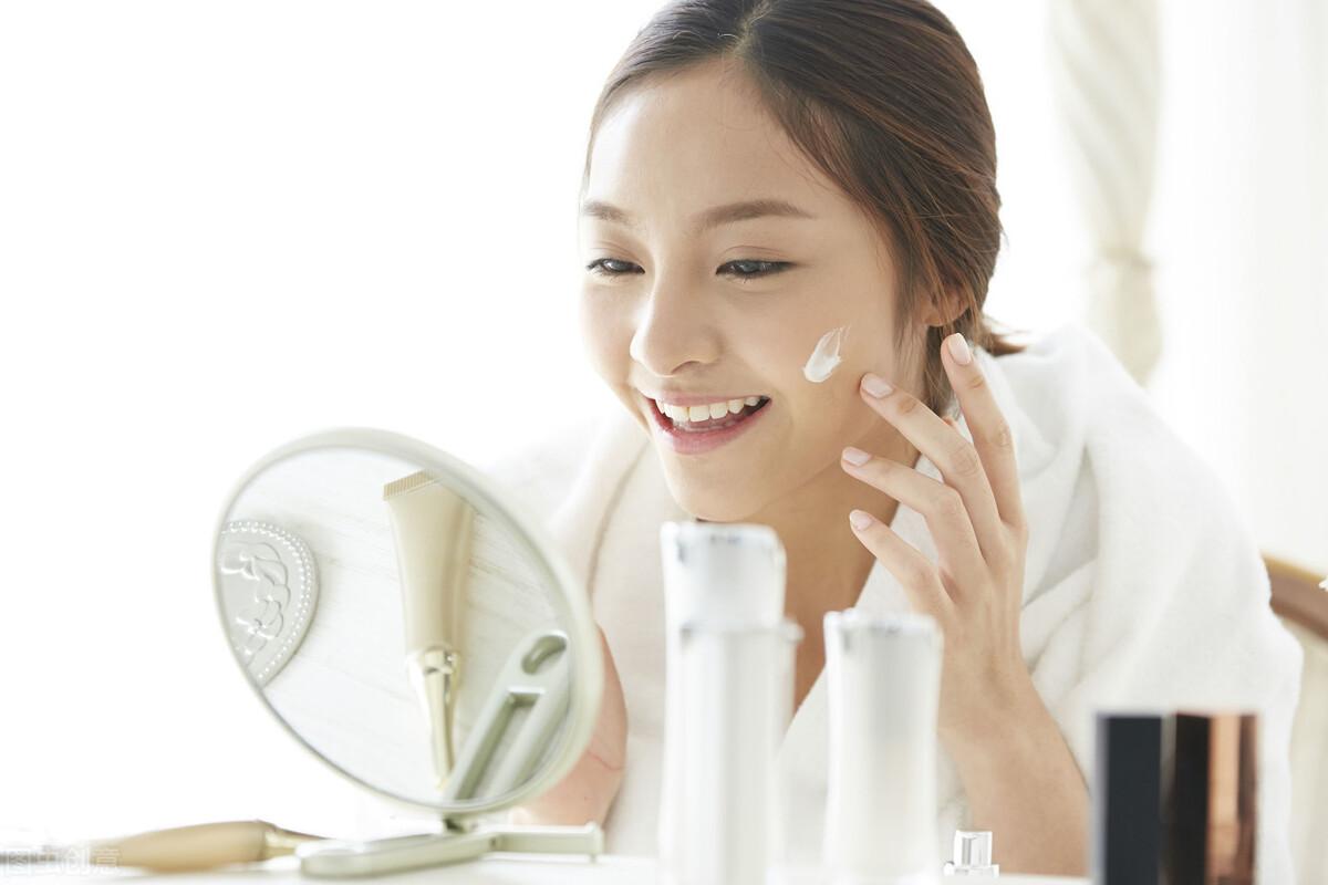 晒桌面化妆品修复教程图片(晒后修复护肤品怎么用)插图2 晒桌面化妆品修复教程图片(晒后修复护肤品怎么用)插图2