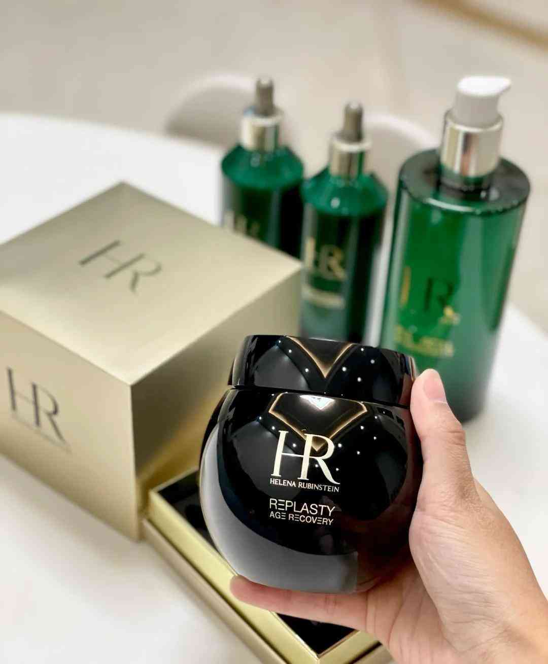 赫宝莲娜化妆品怎么样(赫莲娜护肤品是哪个旗下)插图1