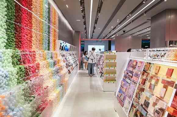 杭州中大银泰城化妆品品牌(杭州西湖银泰化妆品品牌列表)插图1