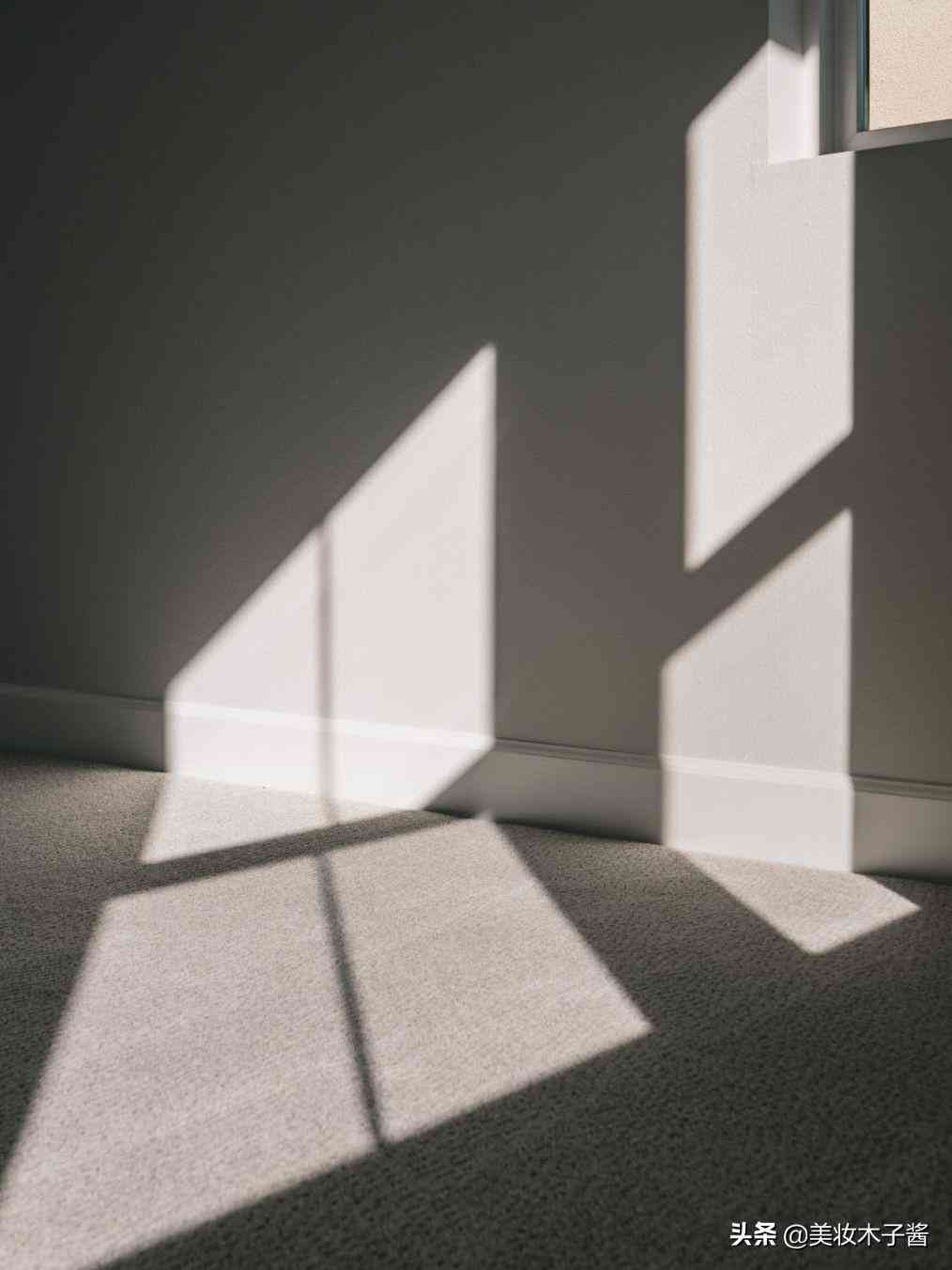 女生随身用什么化妆品好看(女生用什么样的化妆品比较好)插图5