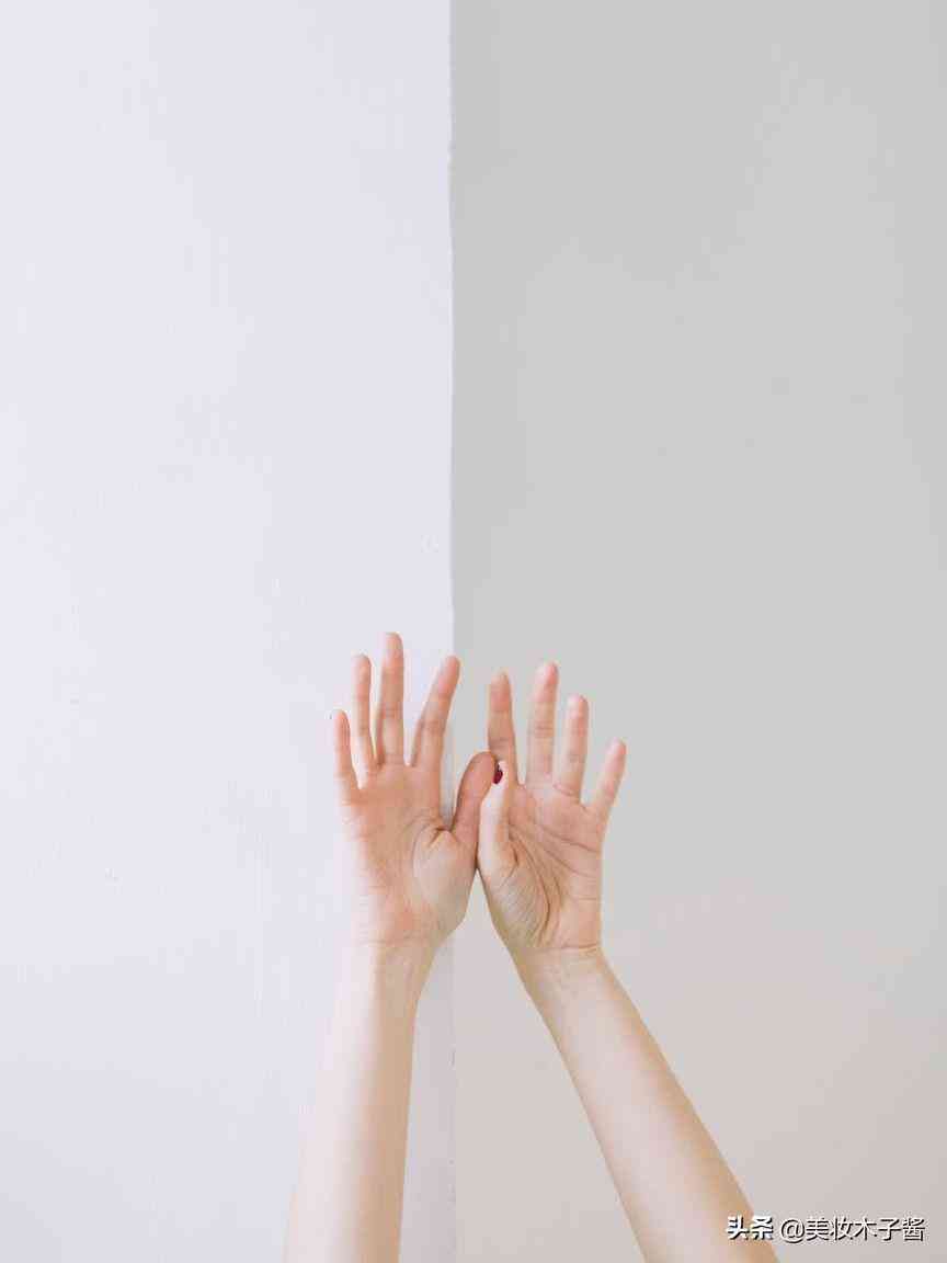 女生随身用什么化妆品好看(女生用什么样的化妆品比较好)插图6