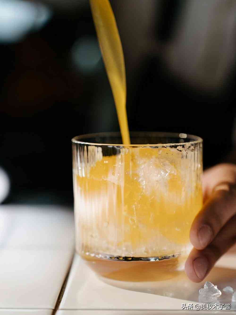 女生随身用什么化妆品好看(女生用什么样的化妆品比较好)插图11