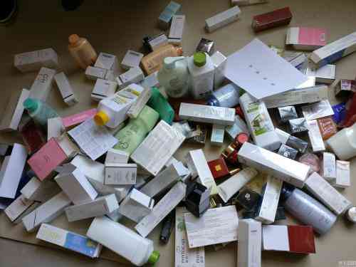 用劣质化妆品好吗(什么样的化妆品是劣质产品)