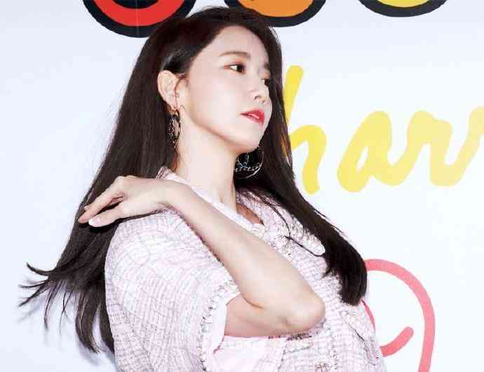 林允儿香奈儿化妆品广告(林允香奈儿彩妆护肤大使)