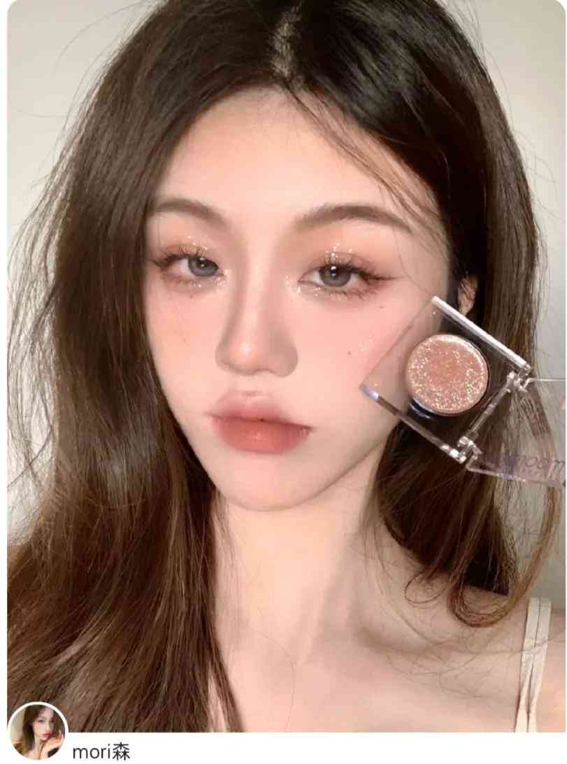 了解女孩子的化妆品品牌(女孩子用的化妆品品牌)插图5