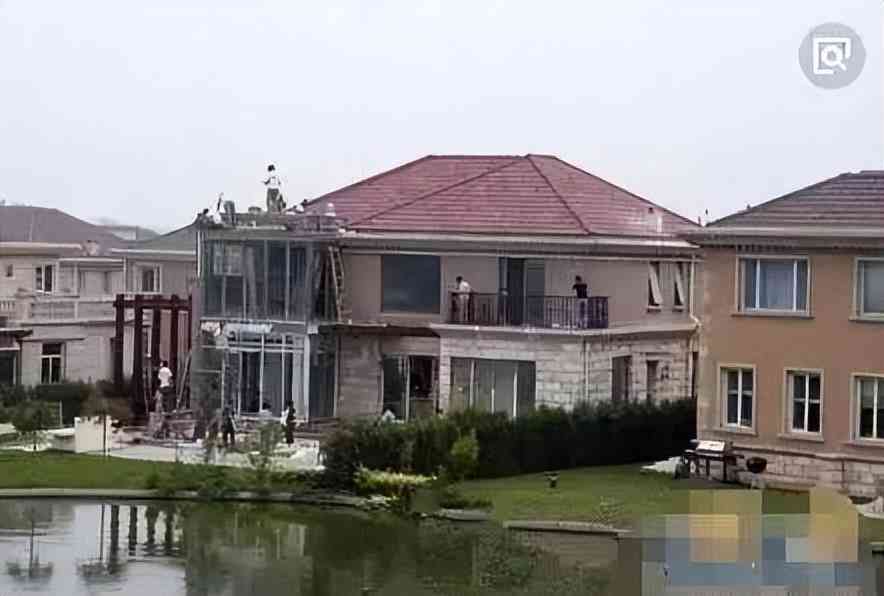 女人卖5万化妆品(女人卖5万化妆品怎么样)插图9