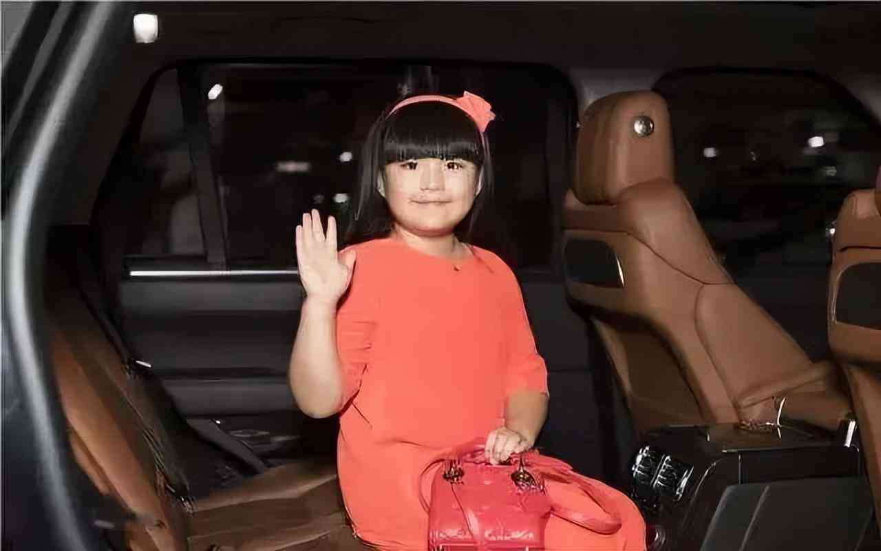 女人卖5万化妆品(女人卖5万化妆品怎么样)插图11