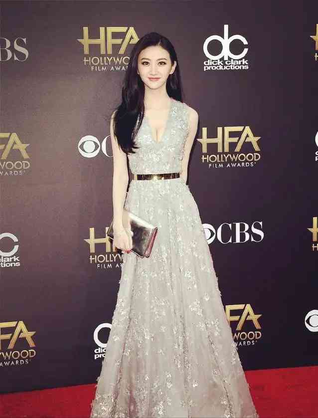 女人卖5万化妆品(女人卖5万化妆品怎么样)插图19