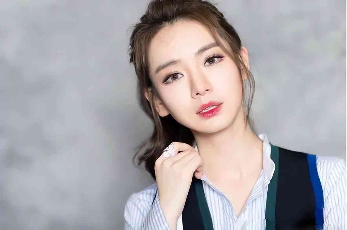 女人卖5万化妆品(女人卖5万化妆品怎么样)插图22