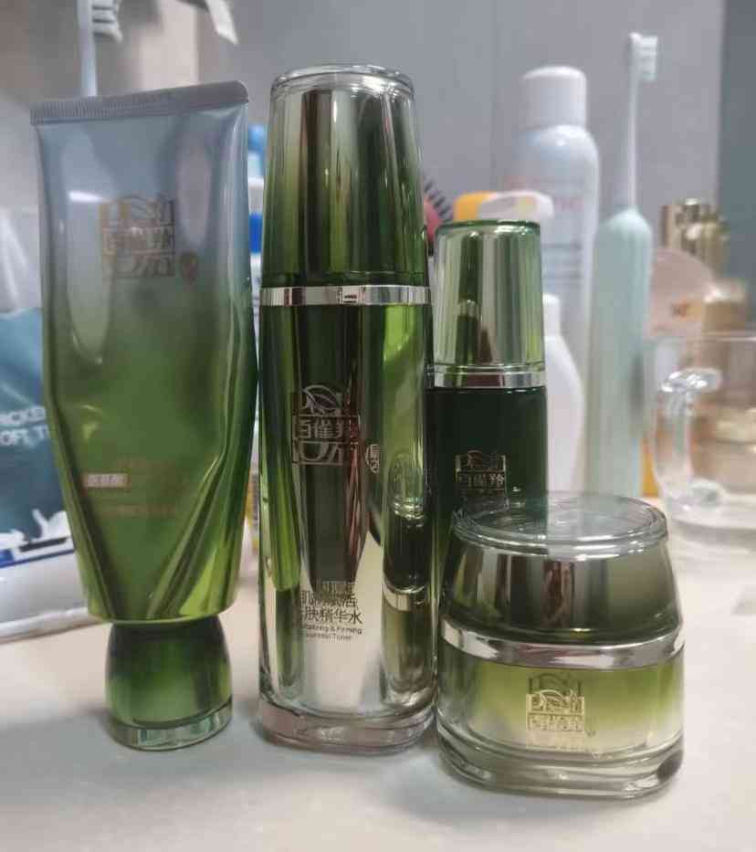 女人化妆品中老年(老年人 化妆品)插图4