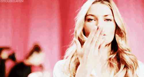 化妆品礼盒花束创意(化妆品礼盒花束创意图)插图1