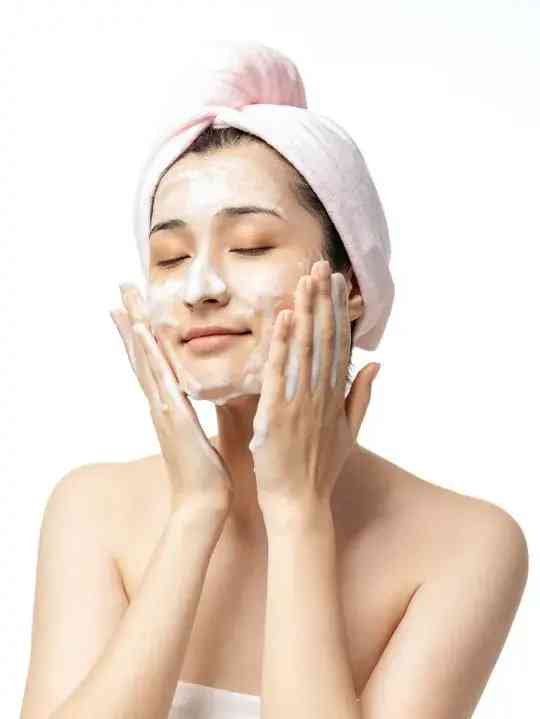 化妆品约会小技巧(约会适合化什么妆)插图2 化妆品约会小技巧(约会适合化什么妆)插图2