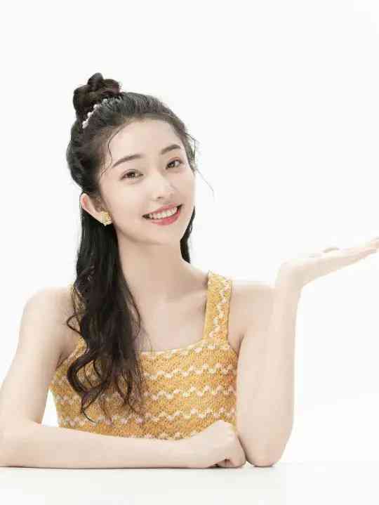 化妆品约会小技巧(约会适合化什么妆)插图4 化妆品约会小技巧(约会适合化什么妆)插图4