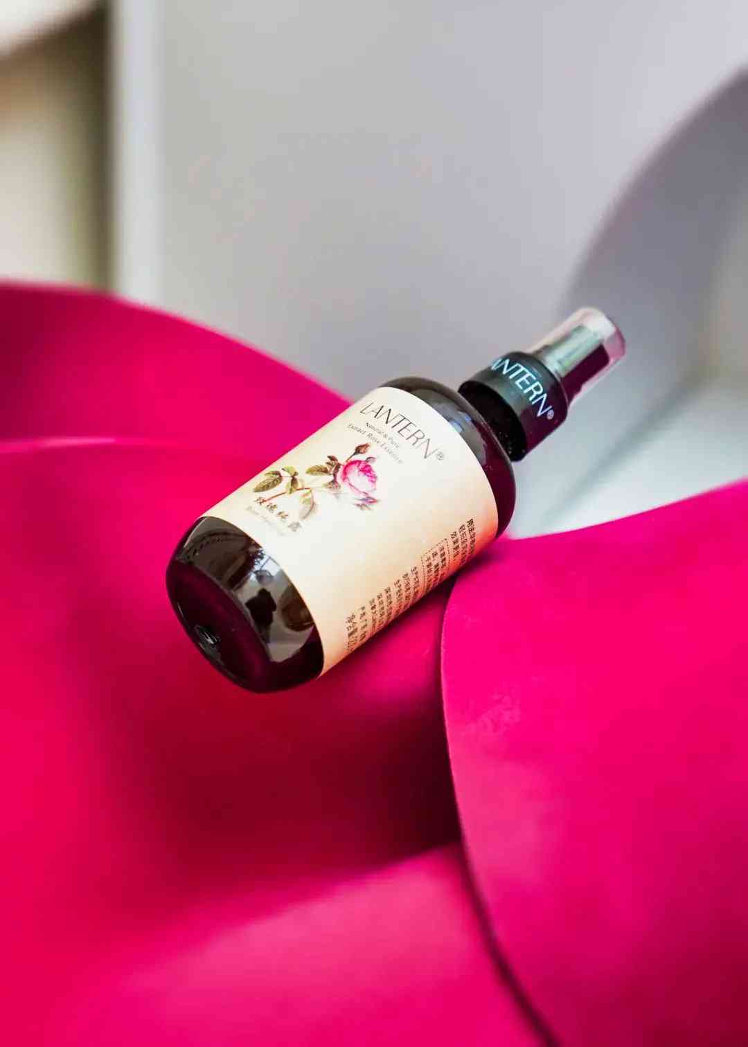 化妆品约会小技巧(约会适合化什么妆)插图5 化妆品约会小技巧(约会适合化什么妆)插图5