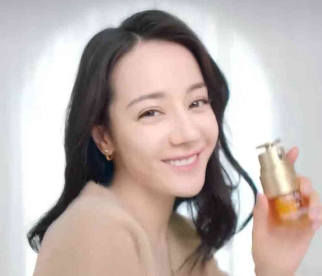 迪丽热巴的私人化妆品(迪丽热巴的私人化妆品牌子)插图2 迪丽热巴的私人化妆品(迪丽热巴的私人化妆品牌子)插图2