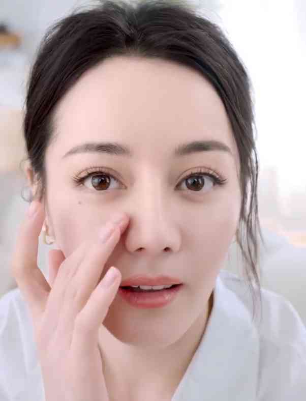 迪丽热巴的私人化妆品(迪丽热巴的私人化妆品牌子)插图5 迪丽热巴的私人化妆品(迪丽热巴的私人化妆品牌子)插图5