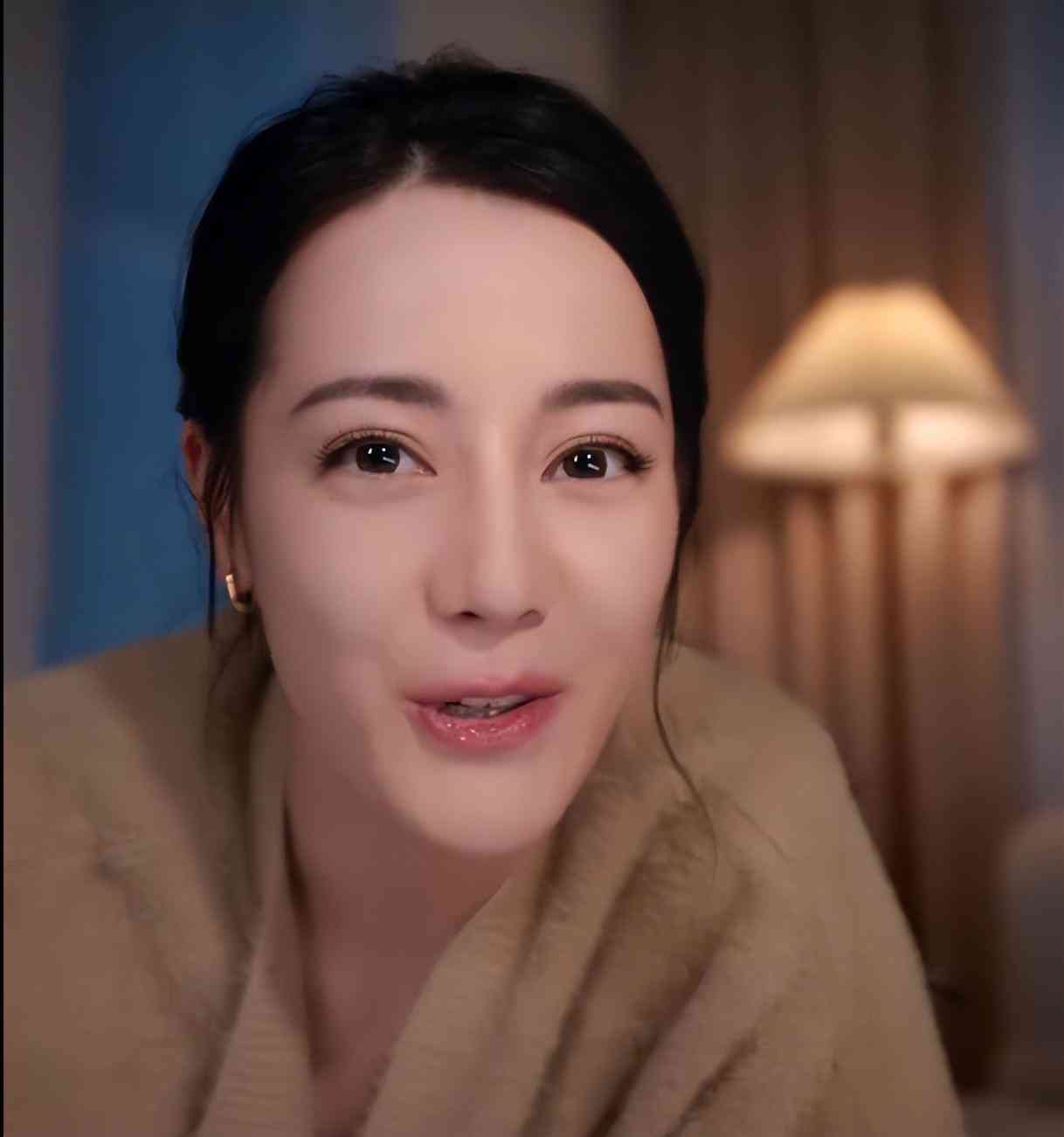 迪丽热巴的私人化妆品(迪丽热巴的私人化妆品牌子)插图8 迪丽热巴的私人化妆品(迪丽热巴的私人化妆品牌子)插图8