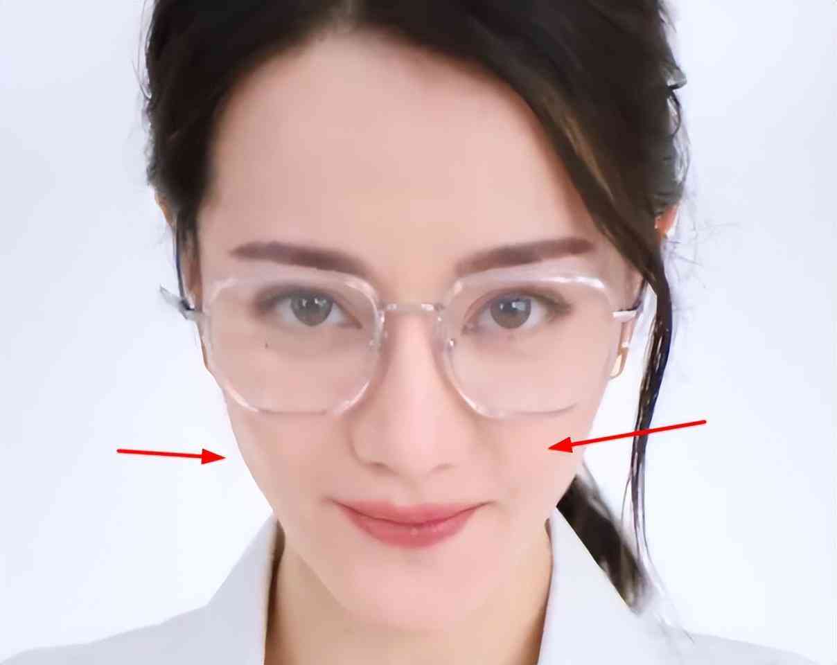 迪丽热巴的私人化妆品(迪丽热巴的私人化妆品牌子)插图15 迪丽热巴的私人化妆品(迪丽热巴的私人化妆品牌子)插图15