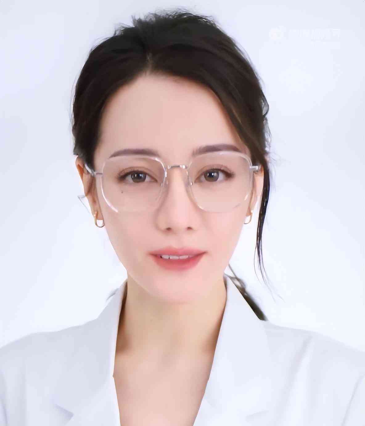 迪丽热巴的私人化妆品(迪丽热巴的私人化妆品牌子)插图26 迪丽热巴的私人化妆品(迪丽热巴的私人化妆品牌子)插图26