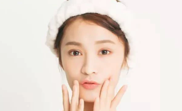 皮肤好怎样用化妆品护肤(皮肤好怎样用化妆品护肤好)插图6 皮肤好怎样用化妆品护肤(皮肤好怎样用化妆品护肤好)插图6