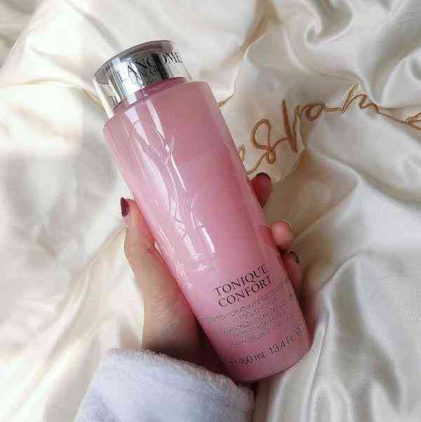 什么化妆品能随时补水(化妆补水用什么护肤品)插图1 什么化妆品能随时补水(化妆补水用什么护肤品)插图1