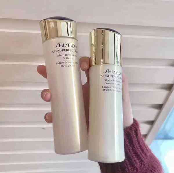 什么化妆品能随时补水(化妆补水用什么护肤品)插图2 什么化妆品能随时补水(化妆补水用什么护肤品)插图2