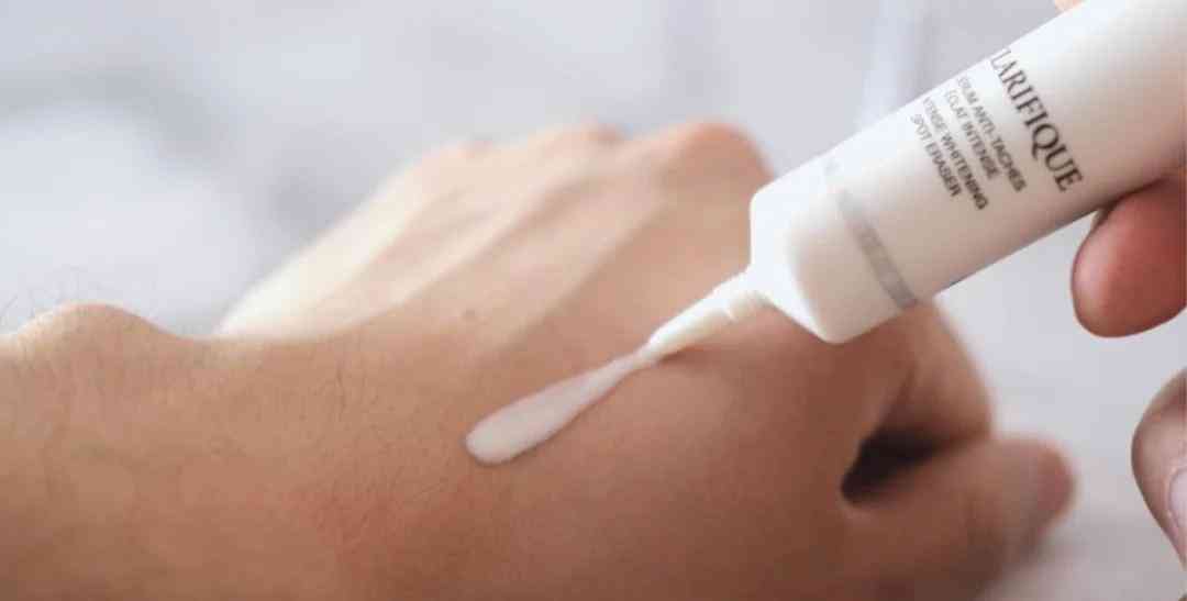 男生显脸白化妆品品牌推荐(男生显脸白化妆品品牌推荐一下)插图8