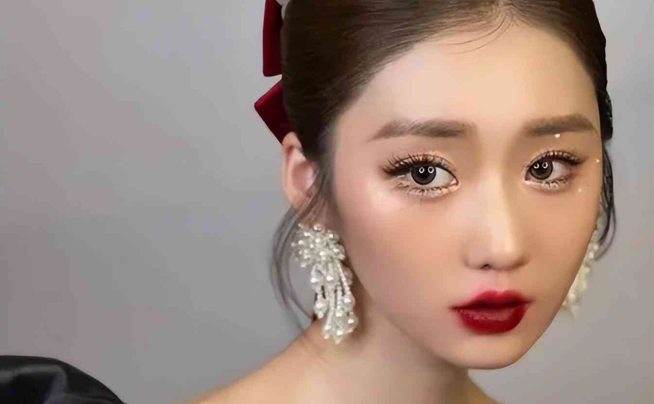 哪种化妆品用着不油腻(化妆品不油腻的什么牌子好)