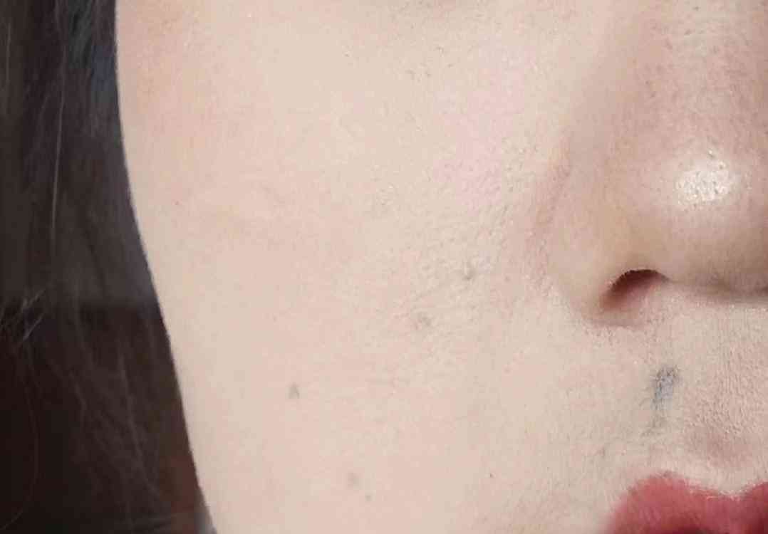 哪种化妆品用着不油腻(化妆品不油腻的什么牌子好)插图6 哪种化妆品用着不油腻(化妆品不油腻的什么牌子好)插图6