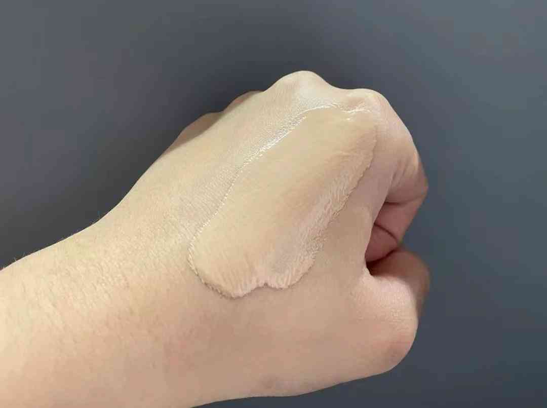 哪种化妆品用着不油腻(化妆品不油腻的什么牌子好)插图8 哪种化妆品用着不油腻(化妆品不油腻的什么牌子好)插图8