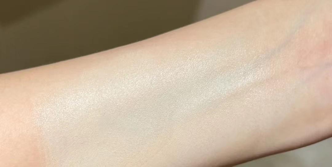 哪种化妆品用着不油腻(化妆品不油腻的什么牌子好)插图12 哪种化妆品用着不油腻(化妆品不油腻的什么牌子好)插图12