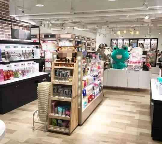 直营店化妆品好不好用(是直销护肤品好还是店铺的好)