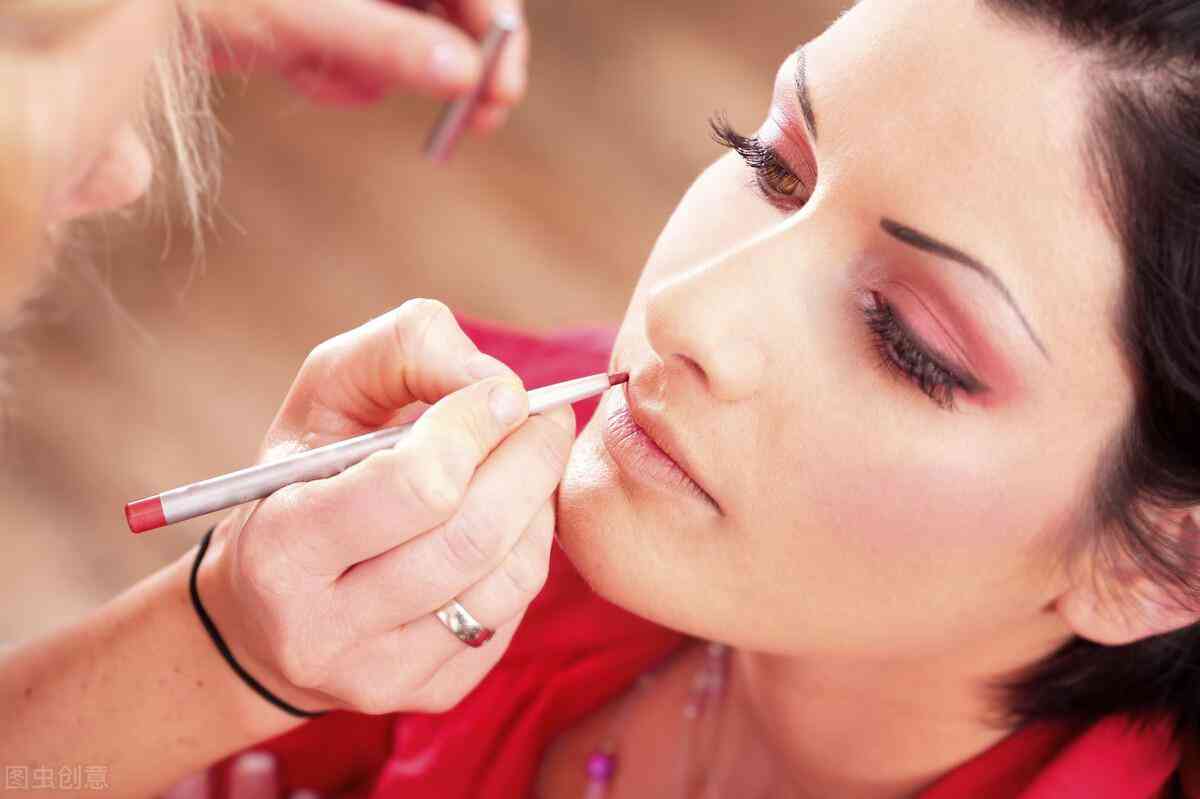 化妆品宣传活动怎么做(化妆品宣传活动怎么做好)