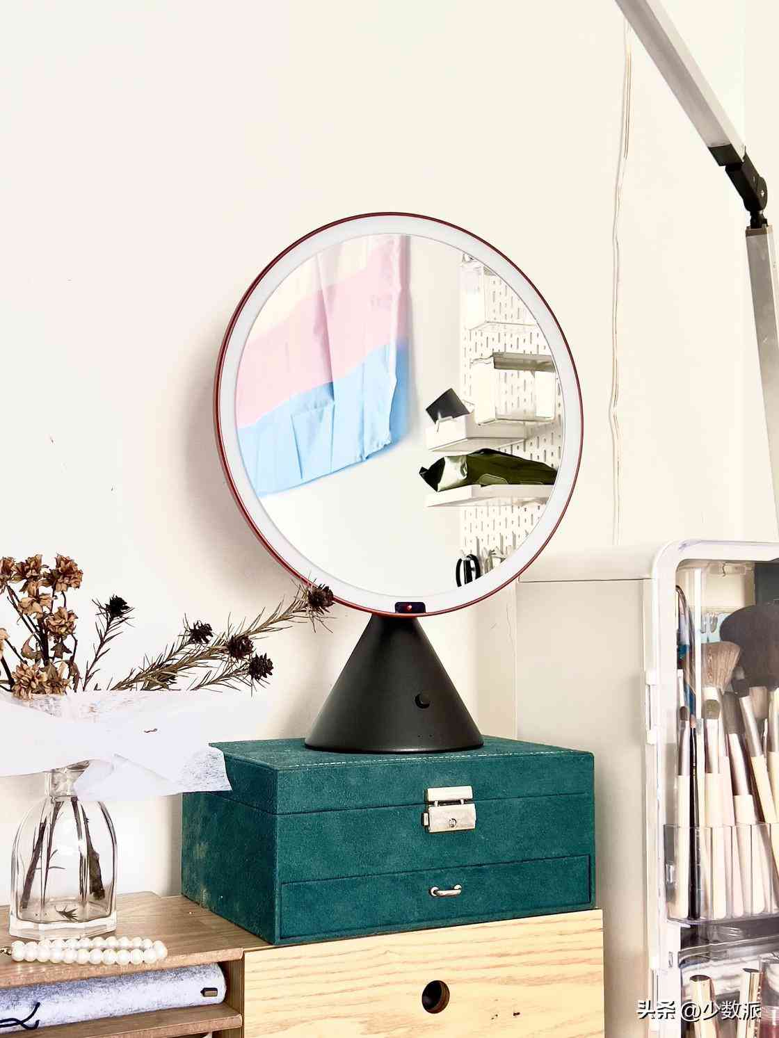 桌面化妆品收纳原木色桌子(网红木质桌面整理化妆品收纳盒)插图15