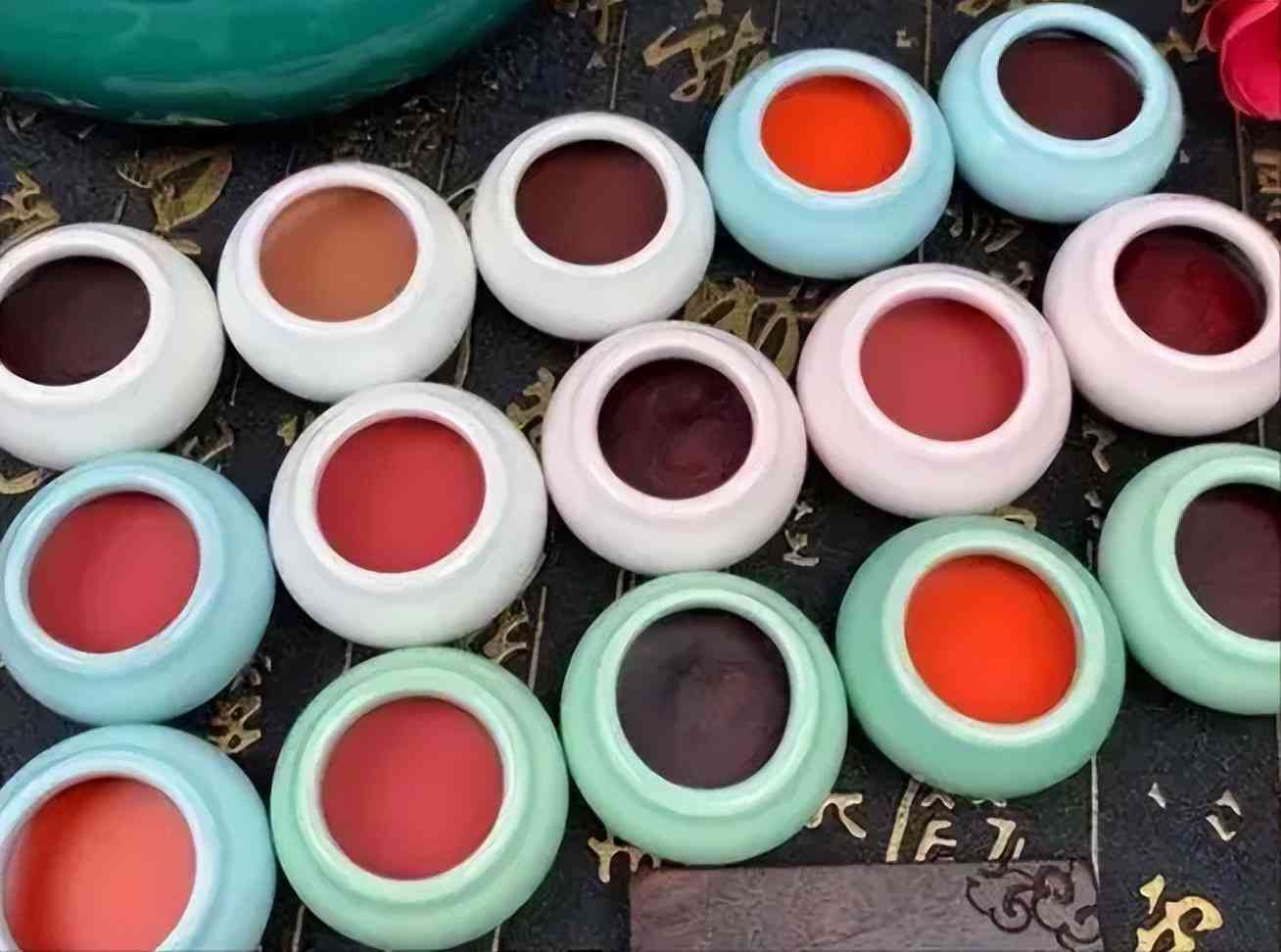 古代蓝色化妆品叫什么(古代怎么叫蓝色)插图5 古代蓝色化妆品叫什么(古代怎么叫蓝色)插图5