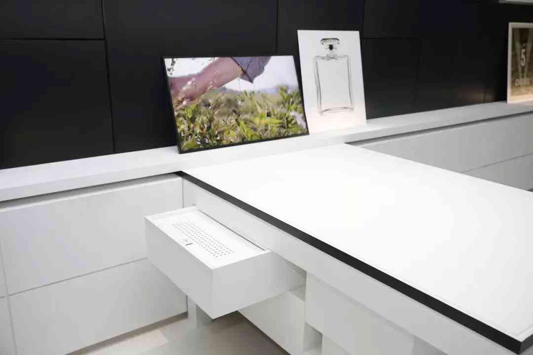 香奈儿化妆品怎么没封口(香奈儿香水没有塑封)插图16