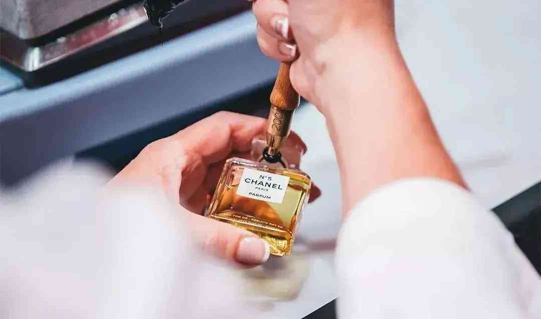 香奈儿化妆品怎么没封口(香奈儿香水没有塑封)插图22