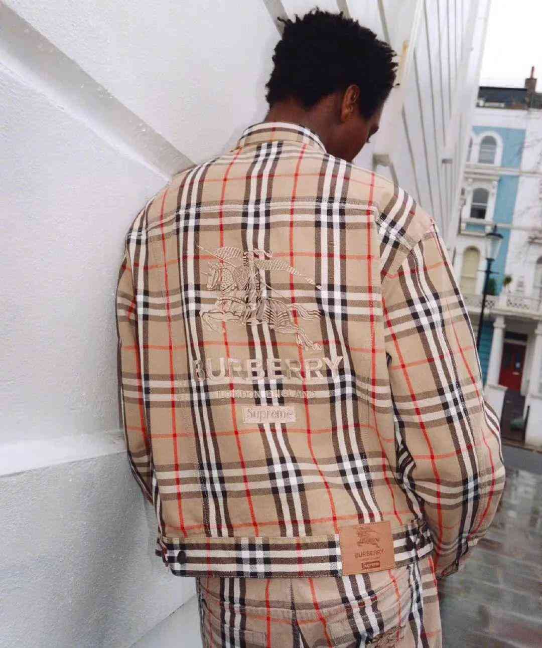 明星在哪里买衣服和化妆品(明星都在哪买衣服)插图6 明星在哪里买衣服和化妆品(明星都在哪买衣服)插图6