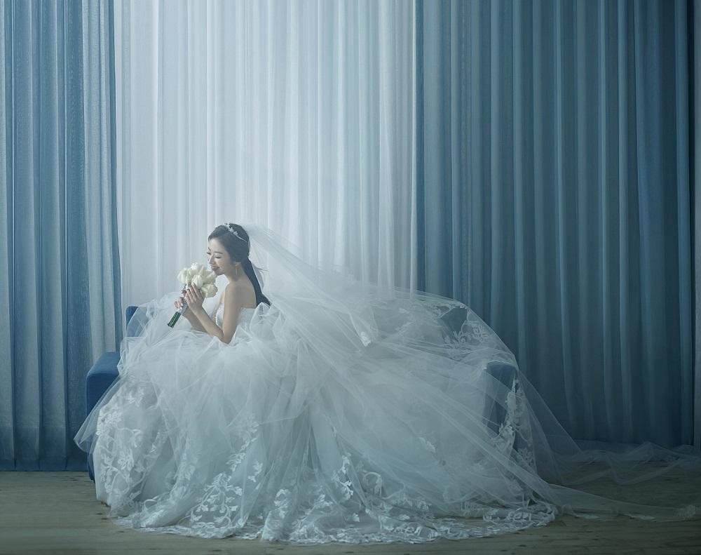 化妆品水乳摆台效果图(化妆台化妆品摆放效果图)插图4