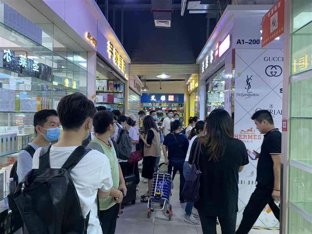 代购买回的化妆品有标贴(进口化妆品是不是贴中文标签就能买)插图1